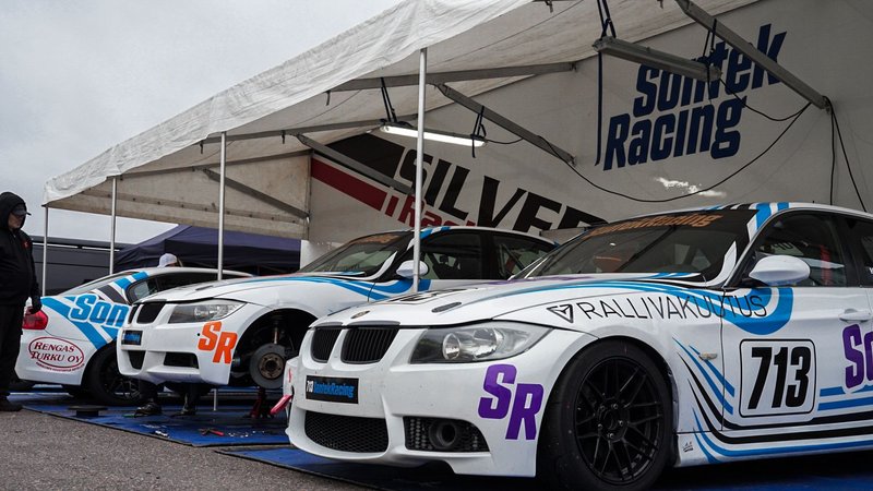 Kuva autosta BMW 325i (BaTCC#713)